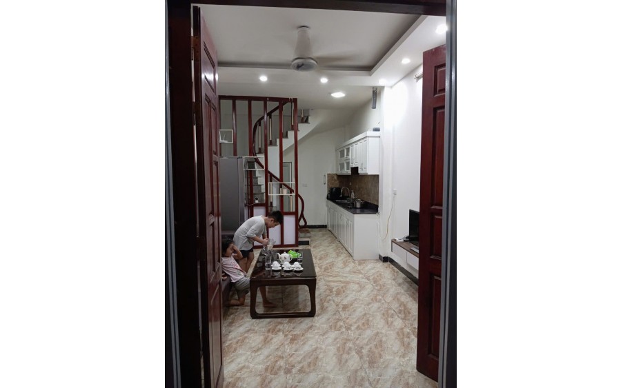 BÁN NHÀ RIÊNG NGÕ 296 LĨNH NAM, 33M2, 5 TẦNG, MT 3.6M, SỔ VUÔNG NỞ HẬU, FULL ĐỒ VỀ Ở NGAY.